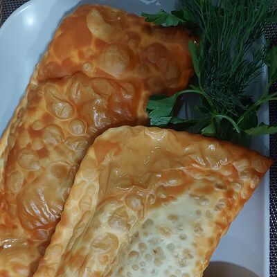 Чебурек Свинина-говядинав Хинкальная у лелы по цене 300 ₽