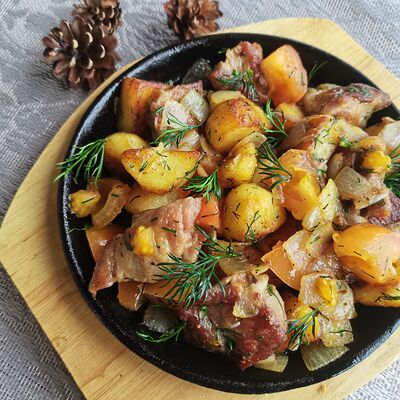 Жаркое из свинины в Аустерия по цене 550 ₽