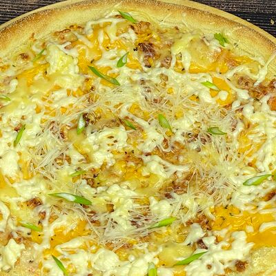 Пицца Сырная симфония в Твоя удача по цене 500 ₽