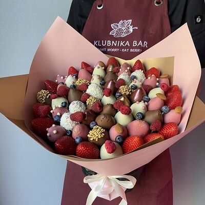 Букет из клубники в шоколаде Ягодный рай L в Klubnika Bar по цене 9990