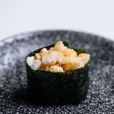 Гункан с креветкой в Under the sea по цене 290 ₽