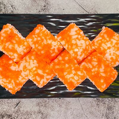 Ролл с масагой, угрем, сыром и маринованным дайконом в FIX NINJA по цене 600 ₽