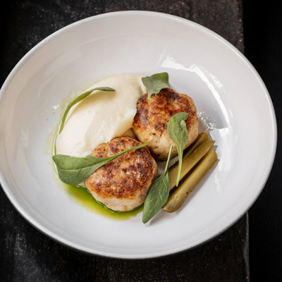 Индейка, картофельное пюре, маринованные огурцы в Tehnikum по цене 790 ₽