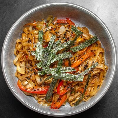 Удон с креветками и овощами в Palmer по цене 590 ₽