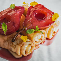 Блины с грушей и маскарпоне в Christian