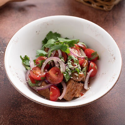 Хрустящие баклажаны с кинзой, томатами и луком в Сандуны Урал по цене 720 ₽