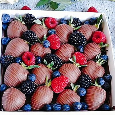 Клубника в шоколаде Классик №2 в Мос клубника в шоколаде по цене 3500 ₽