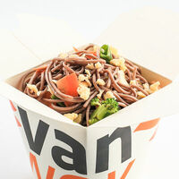 Вок Гречневая лапша с омлетом и овощами в Vanwok