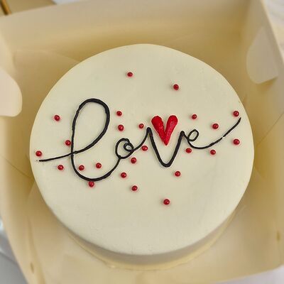 Бенто-торт Love и сердечко в Кондитерский дом Медовый по цене 1845 ₽