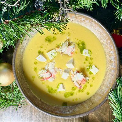 Крем-суп из кукурузы с крабом и шёлковым тофу в Паназия & Суши-рум по цене 390 ₽