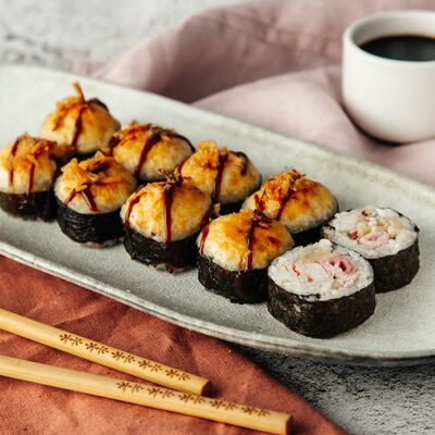 Запеченный с беконом в Суши-Маркет по цене 455 ₽