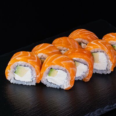 Филадельфия с авокадо в СушиТаяки по цене 1504 ₽