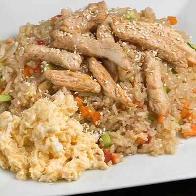 Рис с курицей в соусе Терияки в MamaMai по цене 670 ₽