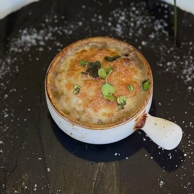 Жюльен с куриным филе в Моне по цене 350 ₽