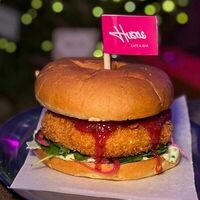 Christmas Burger в Hustle Bar & Cafe
