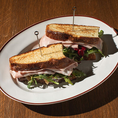 Итальянский сэндвич с мортаделлой в Touché по цене 950 ₽