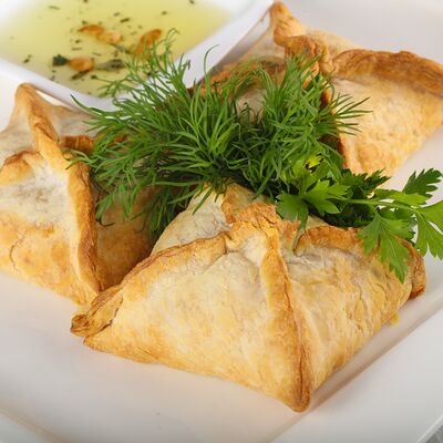 Конвертики капрезе в Мансарда по цене 450 ₽