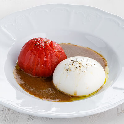 Буррата с печеным томатом и соусом шисо в Волга-Волга по цене 1090 ₽