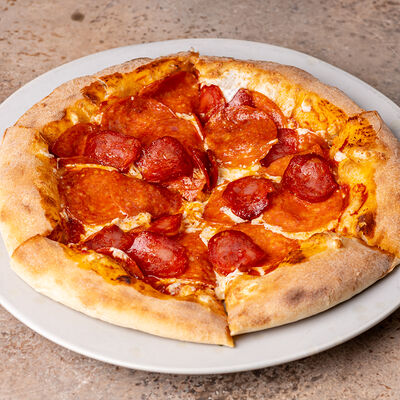 Пеперони с чоризо и моцареллой в Lili по цене 850 ₽