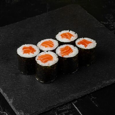 Ролл с лососем в Sushi House по цене 390 ₽