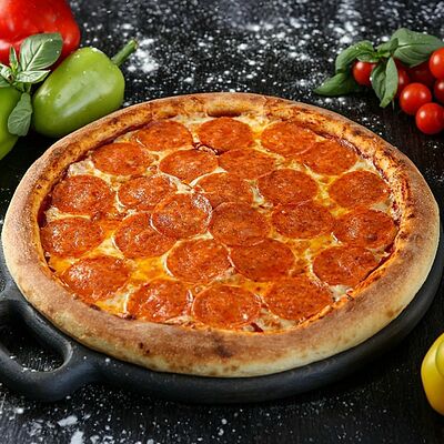 Пицца Пеперони 38 см в Loca Pizza по цене 1470 ₽