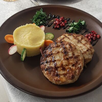 Куриные котлеты в Шашлык Гриль Хаус по цене 530 ₽