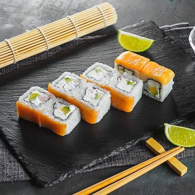 Ролл Копченый с креветкой в Maki Family по цене 309