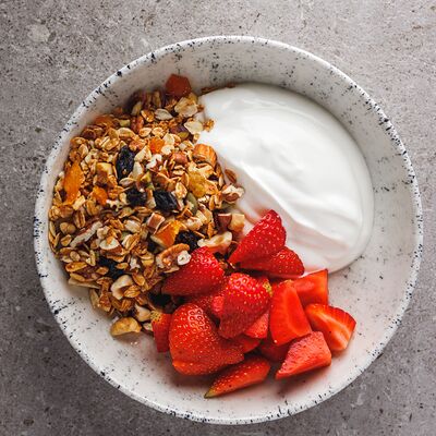 Гранола с греческим йогуртом в 321 Club by Novikov по цене 630