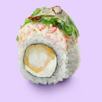 Краб, креветка и чука в UP SUSHI