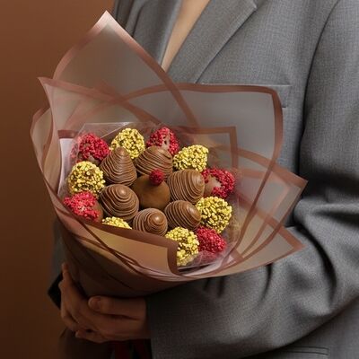 Букет «Молочный» (19 штук) в Luna-Клубника в шоколаде по цене 3990 ₽