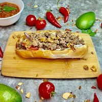 Мясной хот-дог в Hot & Spicy