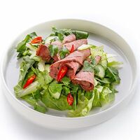 Салат с ростбифом в Miska