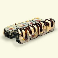 Цезарь с креветкой в Khaki Sushi