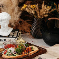 Запеченный лосось с мини-салатомв Hookah time