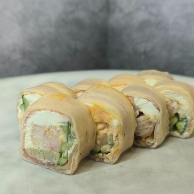 Харумаки с курицей в Yanagi sushi по цене 400 ₽