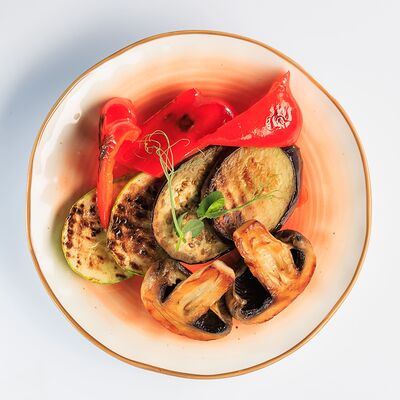 Овощи гриль 0,120 в Семейный ресторан Tiki&Taki по цене 200 ₽