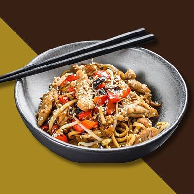 Wok удон с говядиной (халяльная) в Шаурмист по цене 610 ₽