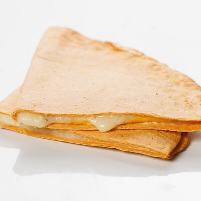 Кесадилья сырная в Coffee Machine по цене 360 ₽