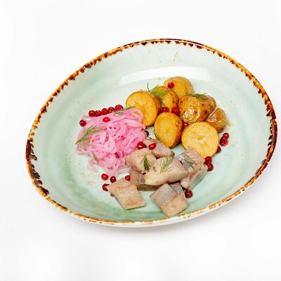 Пряная селедка с картофелем в Гриль house по цене 245 ₽