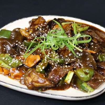 Говядина с тушеными баклажанами в CRGO по цене 540 ₽