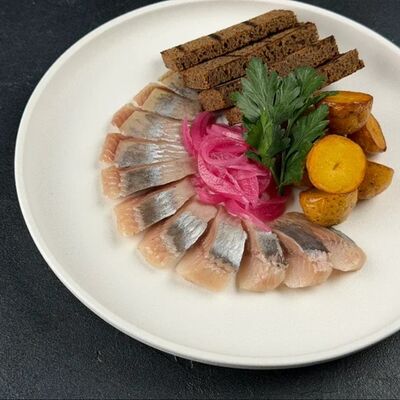 Селёдочка с картошечкой в По Чесноку по цене 472 ₽