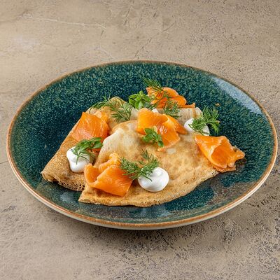 Блины с лососем и творожным сыром в Тестория по цене 650 ₽