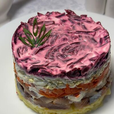 Сельдь под шубой в Ёмоё по цене 250 ₽