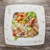 Салат Цезарь с креветками в Рисоварня