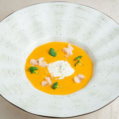 Тыквенный суп с тигровыми креветками в Brasserie Kriek по цене 740 ₽