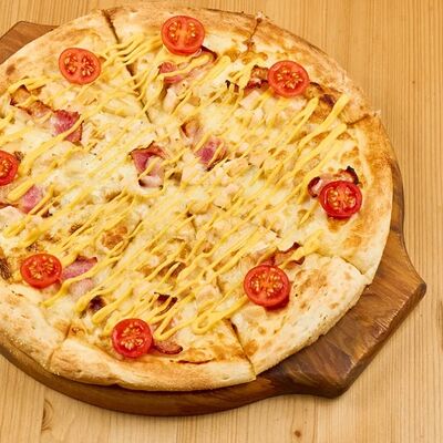 Пицца Сырный цыпленок в 4 сыра по цене 910 ₽