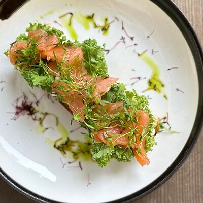 Брускетта с лососем и творожным сыром в Культурный код по цене 790 ₽