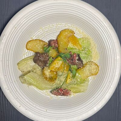 Теплый салат с печенью в Полнолуние по цене 650 ₽