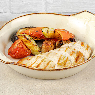 Куриная грудка с овощами на гриле в Сеть пиццерий Сицилия по цене 465