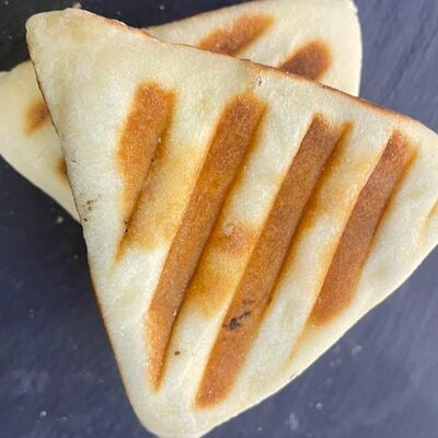 Грилата с курицей и сыром в КофеНямия по цене 310 ₽